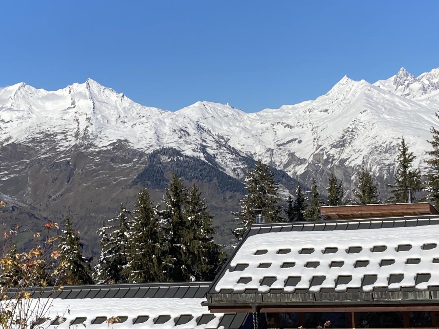 Vue de la cuisine, premières neiges